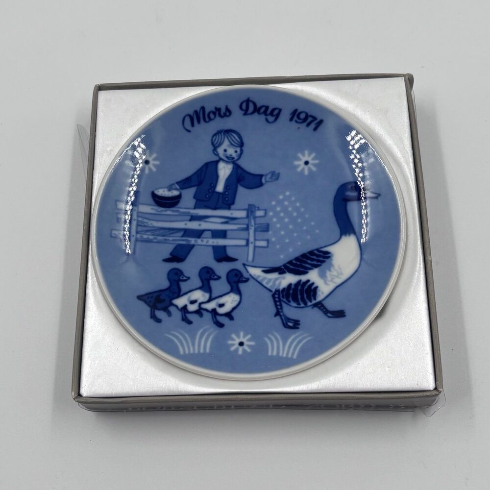 Vintage 1971 Porsgrund Norway Mothers Day Plate Boy Feeding Ducks 5"